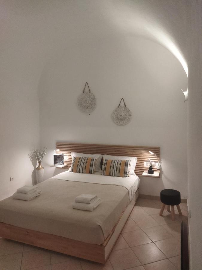 Angeleve Villa With Private Jacuzzi Fira  Zewnętrze zdjęcie