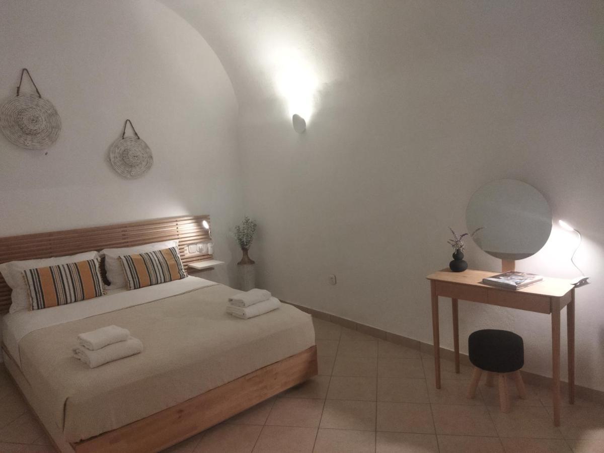 Angeleve Villa With Private Jacuzzi Fira  Zewnętrze zdjęcie