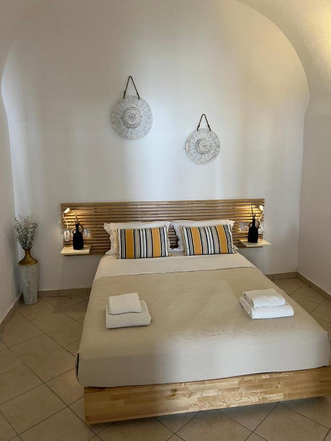 Angeleve Villa With Private Jacuzzi Fira  Zewnętrze zdjęcie