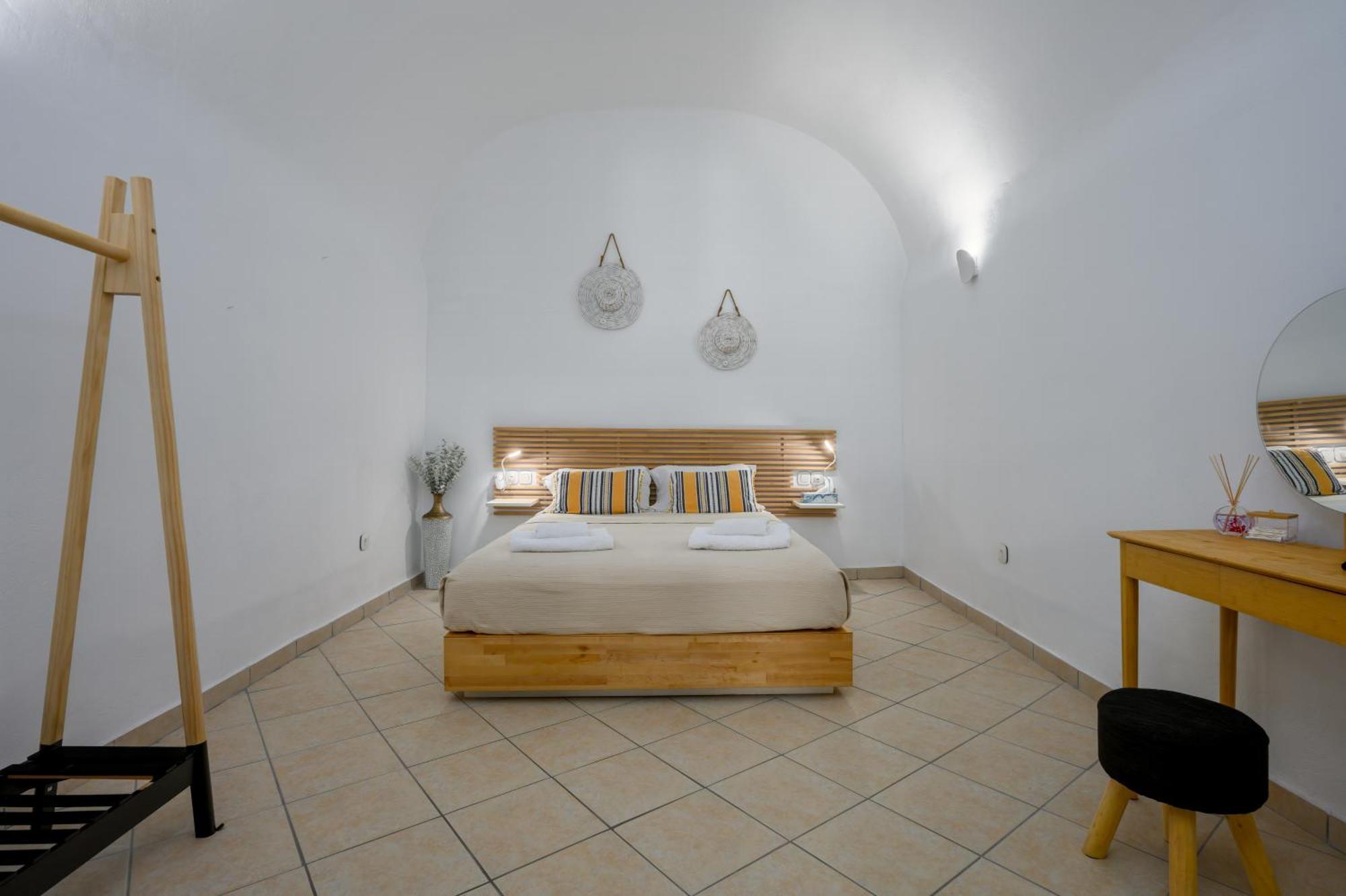 Angeleve Villa With Private Jacuzzi Fira  Zewnętrze zdjęcie