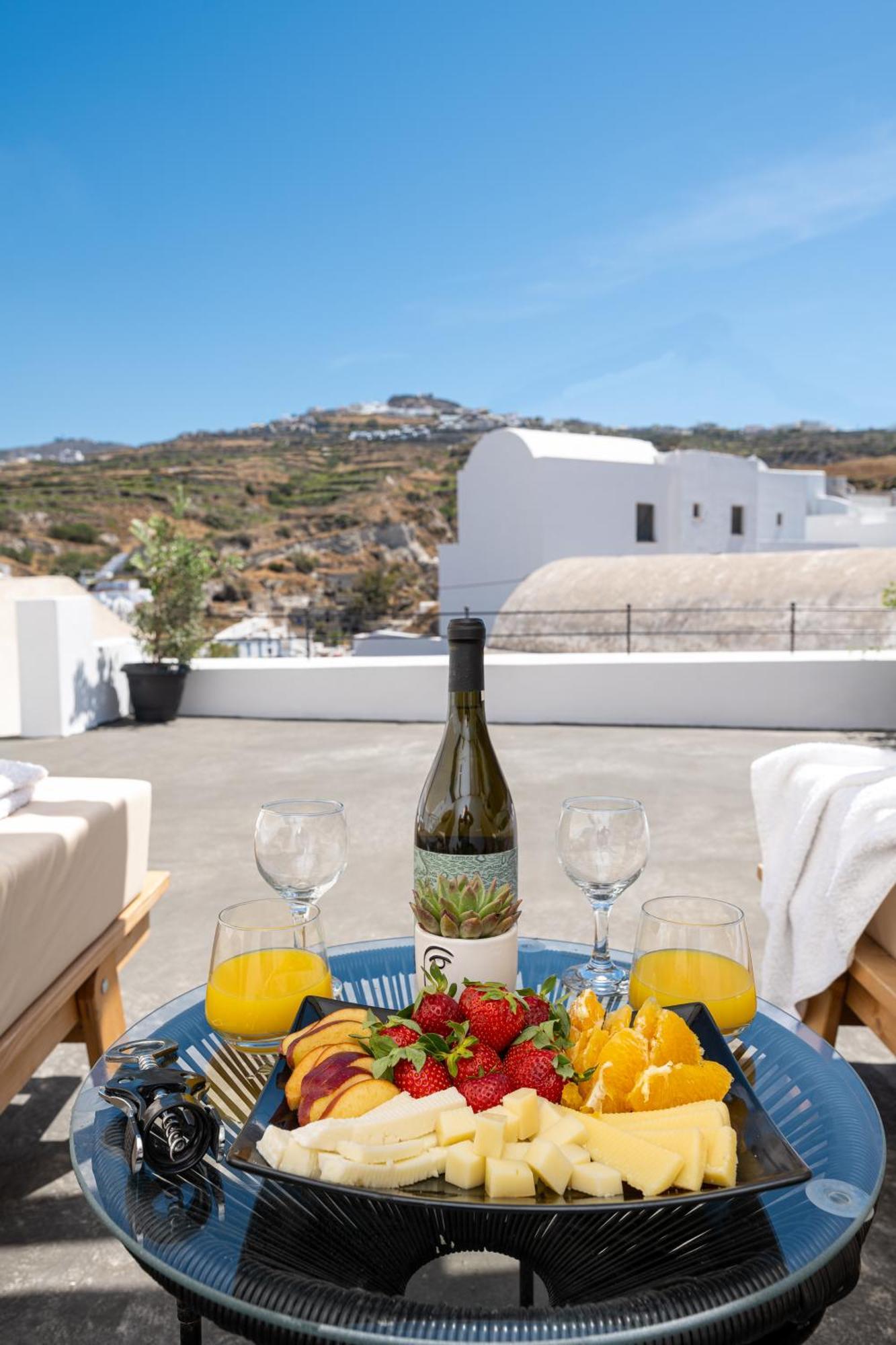 Angeleve Villa With Private Jacuzzi Fira  Zewnętrze zdjęcie