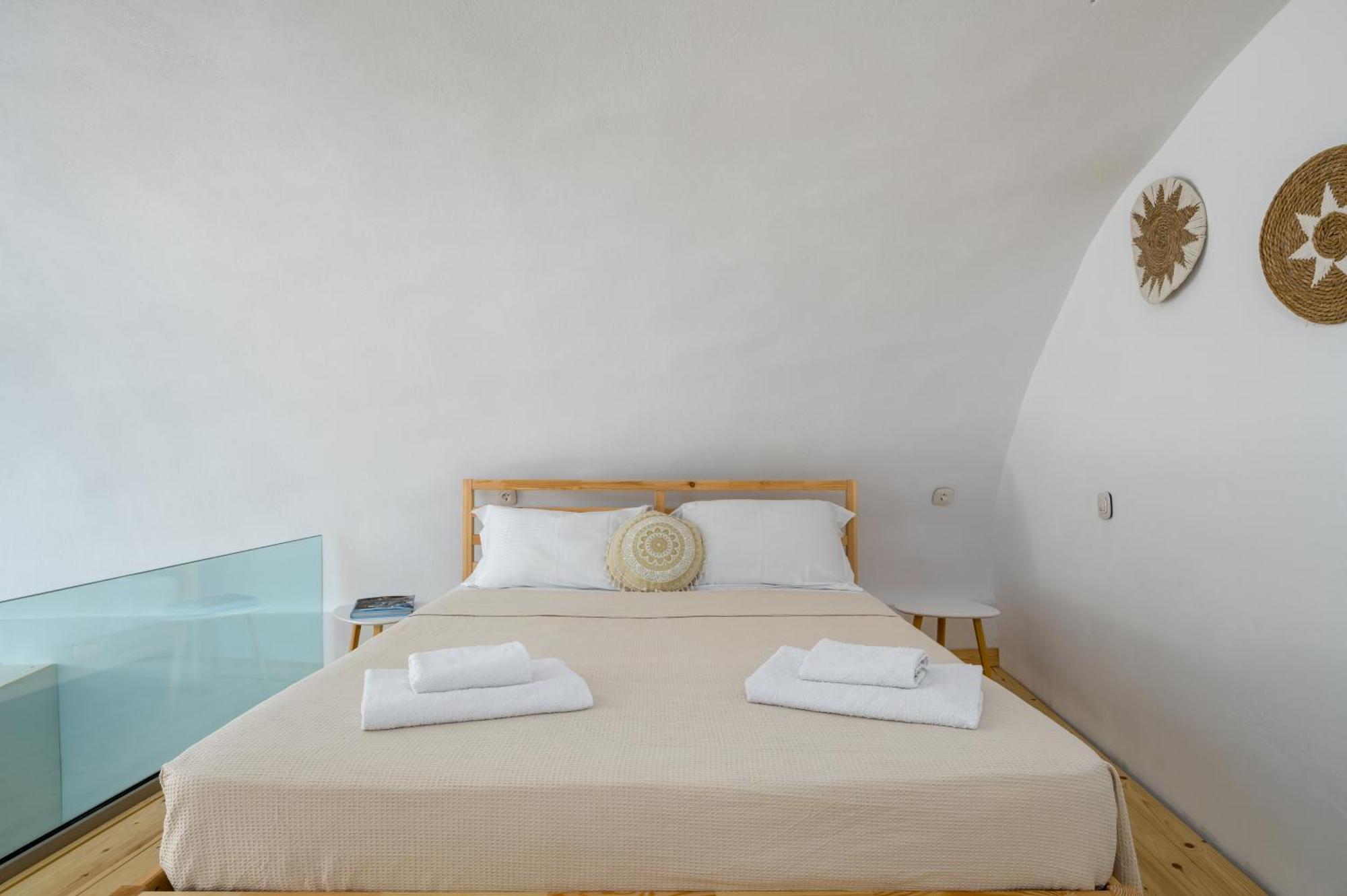 Angeleve Villa With Private Jacuzzi Fira  Zewnętrze zdjęcie
